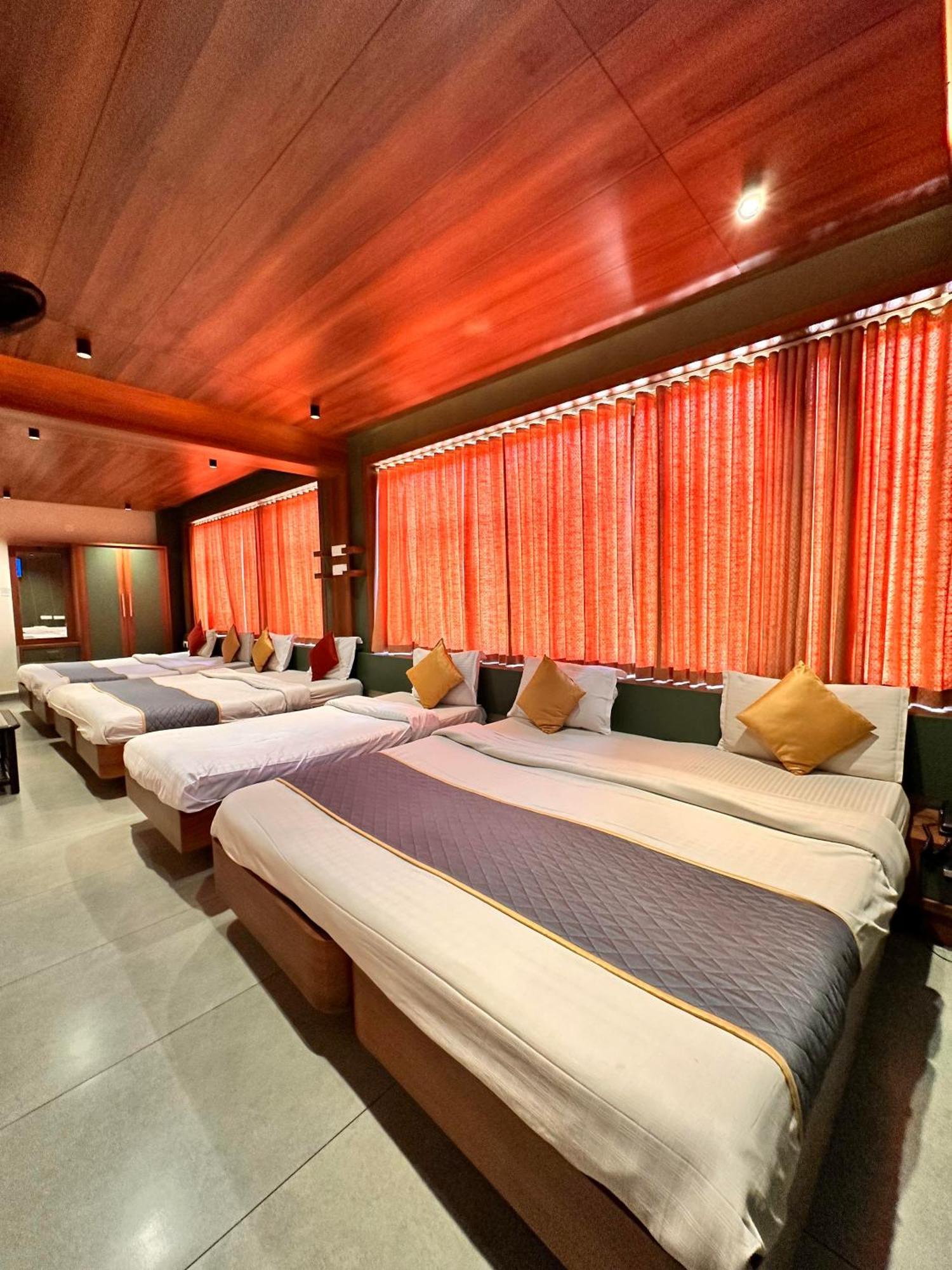 City Palace Hotel أوتي المظهر الخارجي الصورة