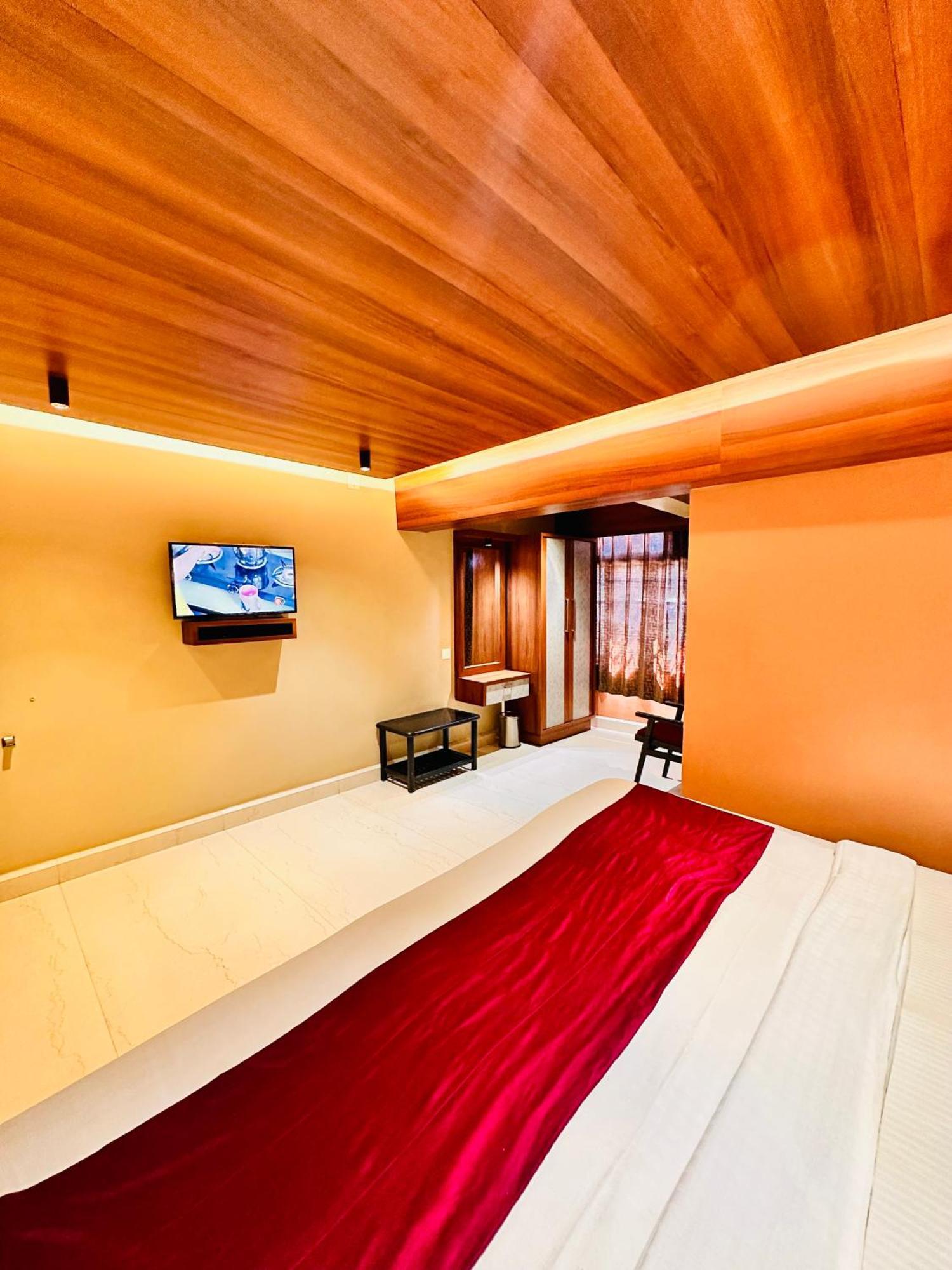 City Palace Hotel أوتي المظهر الخارجي الصورة
