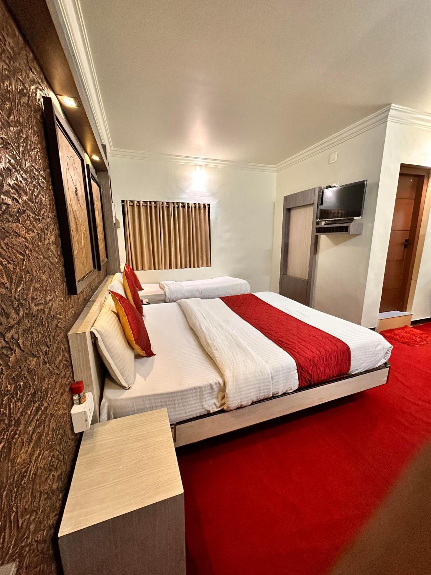 City Palace Hotel أوتي المظهر الخارجي الصورة