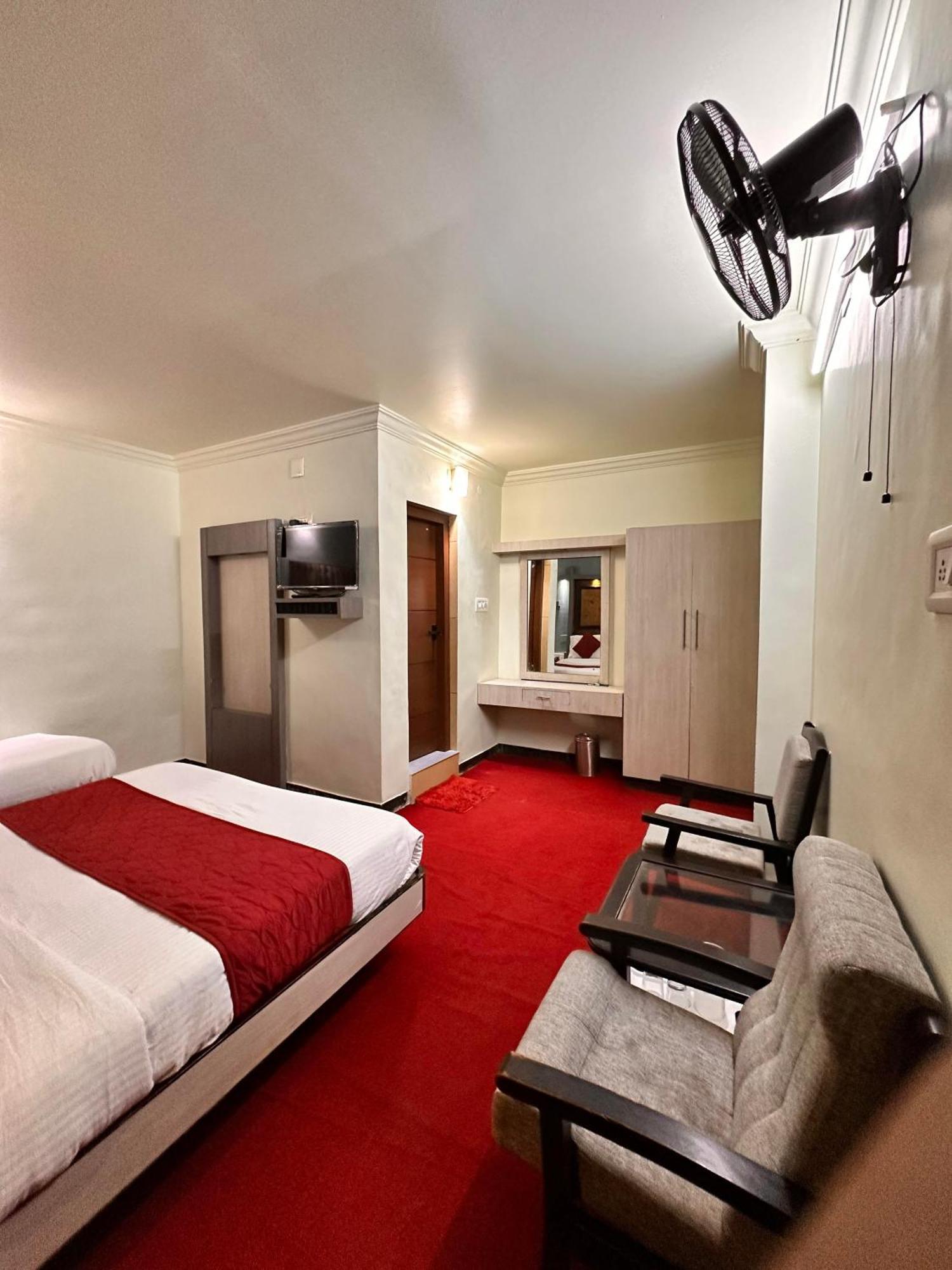 City Palace Hotel أوتي المظهر الخارجي الصورة