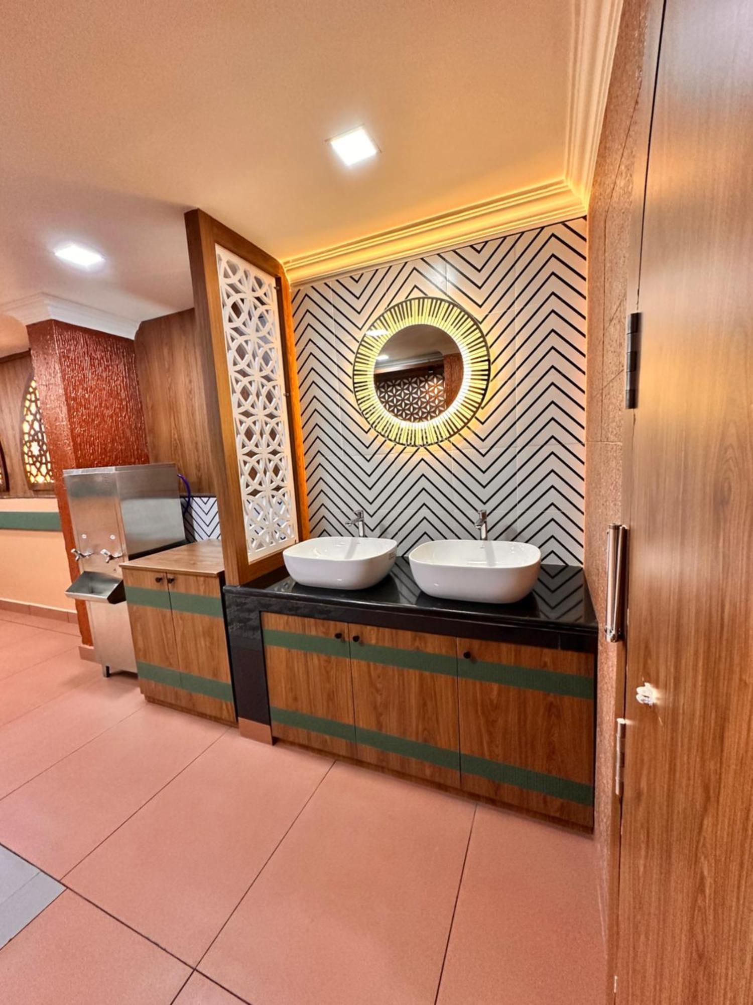 City Palace Hotel أوتي المظهر الخارجي الصورة